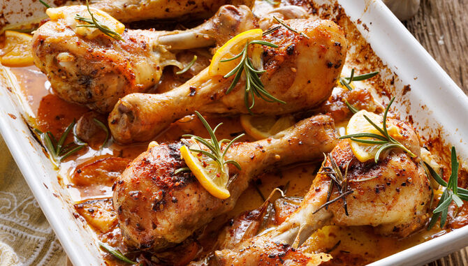 Roasted,Chicken,Legs,Drumsticks,With,Aromatic,Herbs,And,Lemon,In