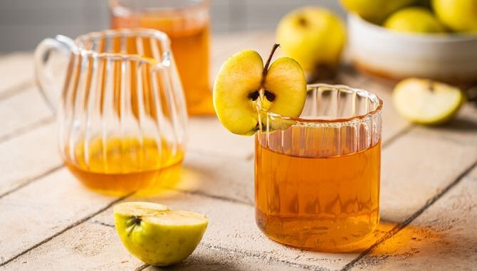 jabukovo-sirce-shutterstock2146663919-670x447